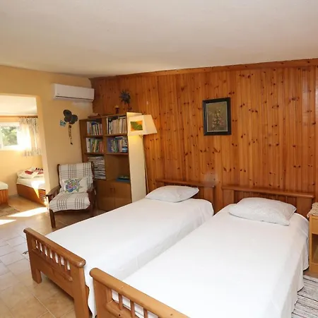 빌라 Orestis Melina *