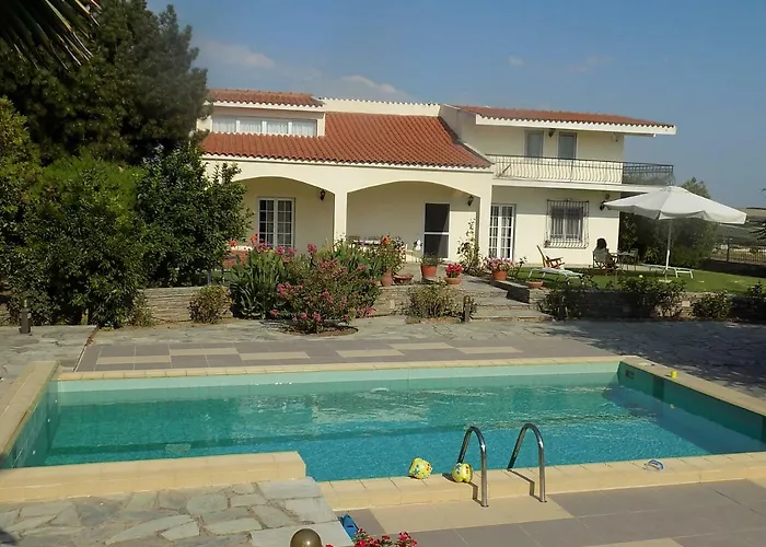 Orestis Melina Villa Néa Iráklia